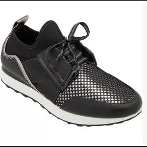 CLOSEOUT NIB Women’s Deena Lace Up Sneaker